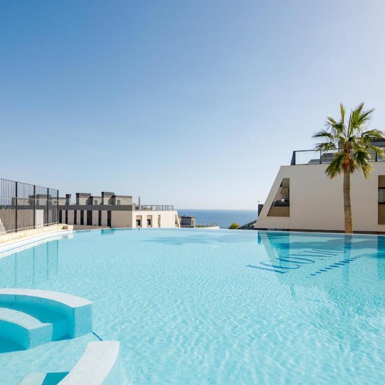 Sea View, Private jacuzzi, Pool, 15 min airport - Two-Bedroom Apartment - 2