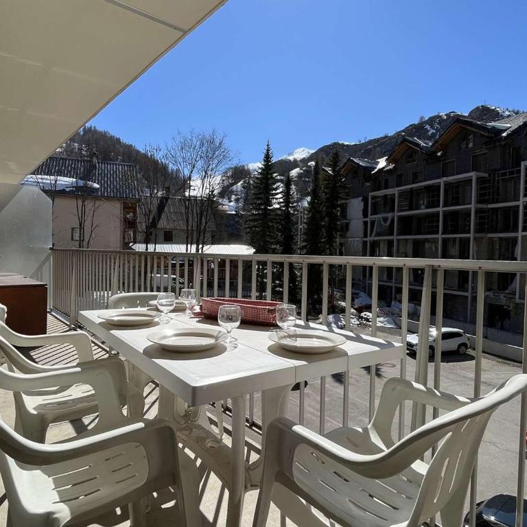 Appartement spacieux avec balcon - 4 pers. - FR-1-871-59 - Apartment - 8