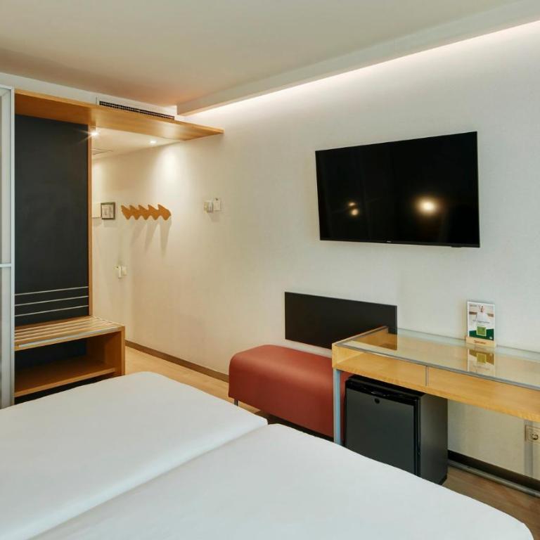 Sercotel Caspe - Classic Twin Room - 4