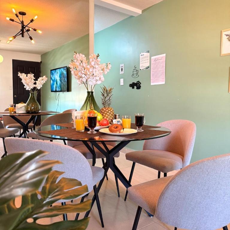 Depa tranquilo con estacionamiento y WiFi - Apartamento de 2 dormitorios - 23