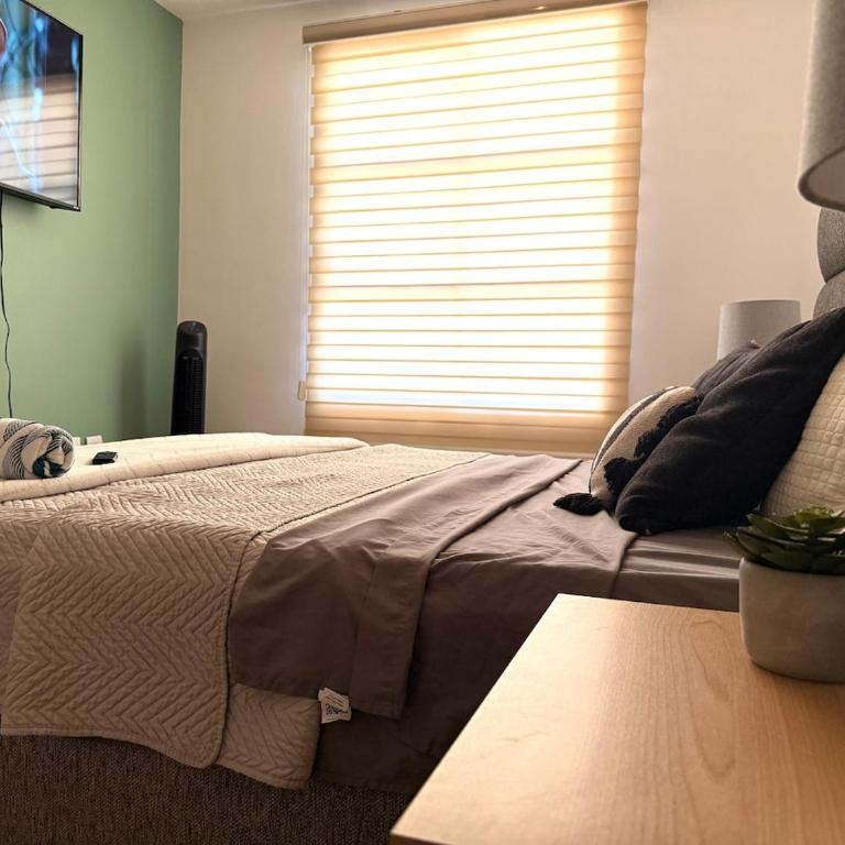 Depa tranquilo con estacionamiento y WiFi - Apartamento de 2 dormitorios - 29