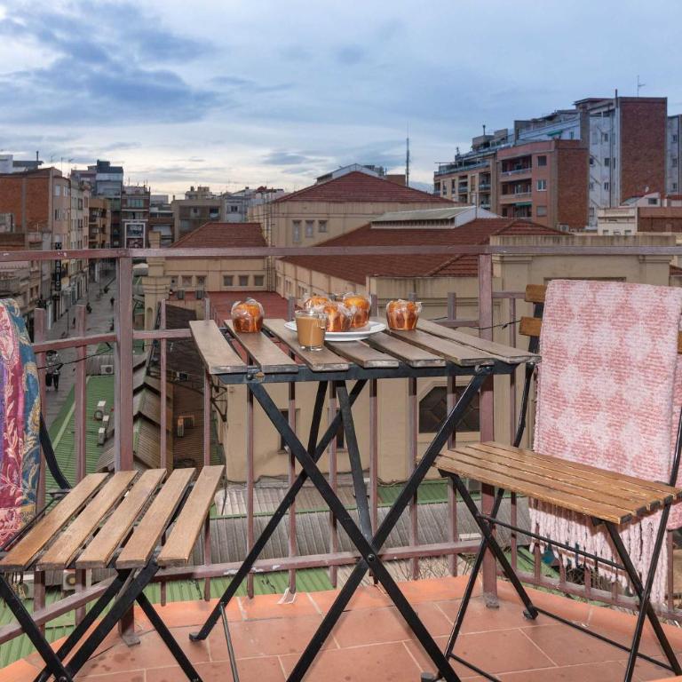 Elegant Apartment in Barcelona Ideal for Business and Leisure Next to Fira - Apartamento con 4 dormitorios - 1