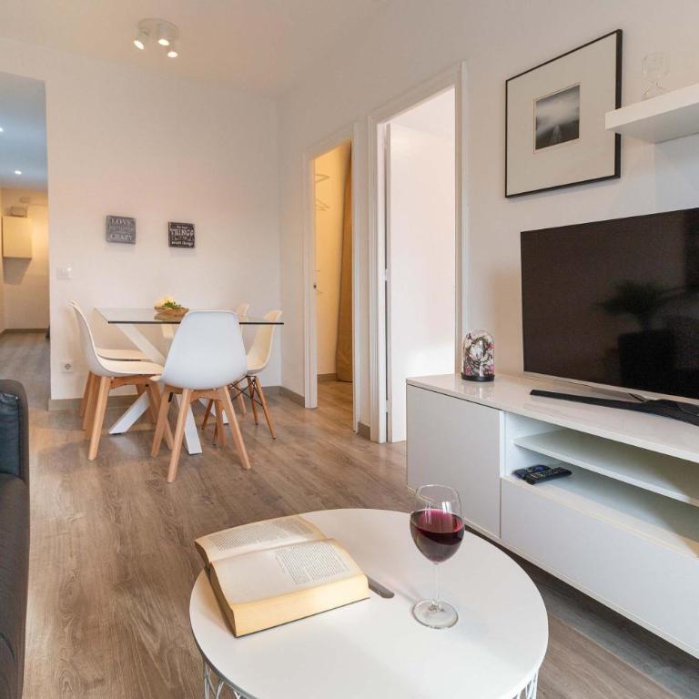 Elegant Apartment in Barcelona Ideal for Business and Leisure Next to Fira - Apartamento con 4 dormitorios - 3