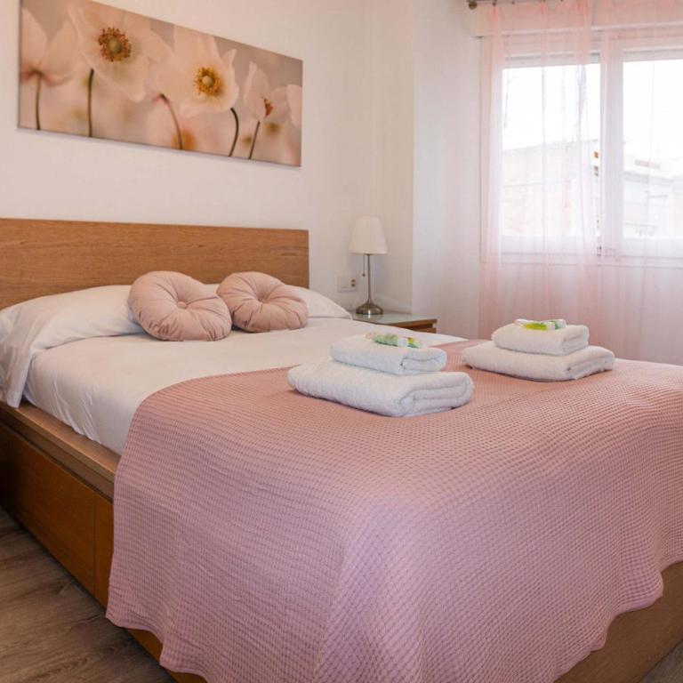 Elegant Apartment in Barcelona Ideal for Business and Leisure Next to Fira - Apartamento con 4 dormitorios - 4