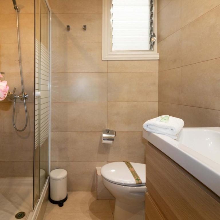 Elegant Apartment in Barcelona Ideal for Business and Leisure Next to Fira - Apartamento con 4 dormitorios - 10