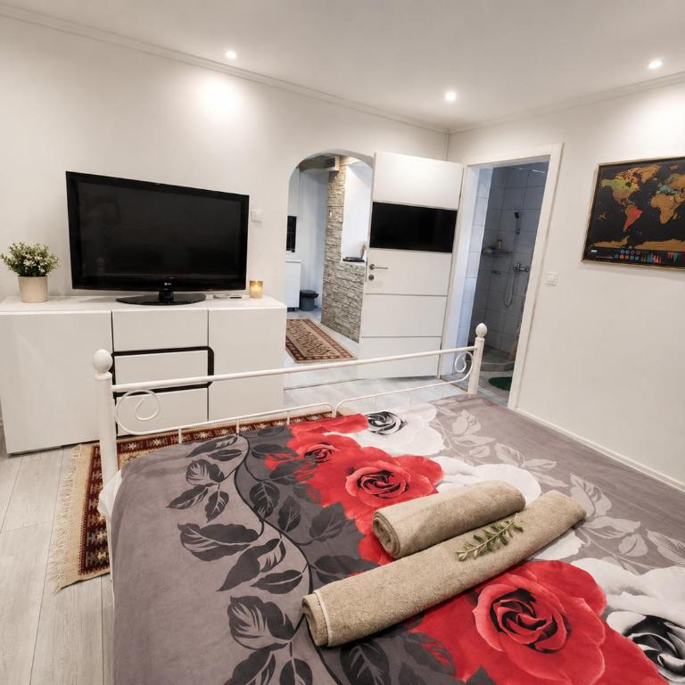 Walk Everywhere - Old Town Apartment - One-Bedroom Apartment - 3