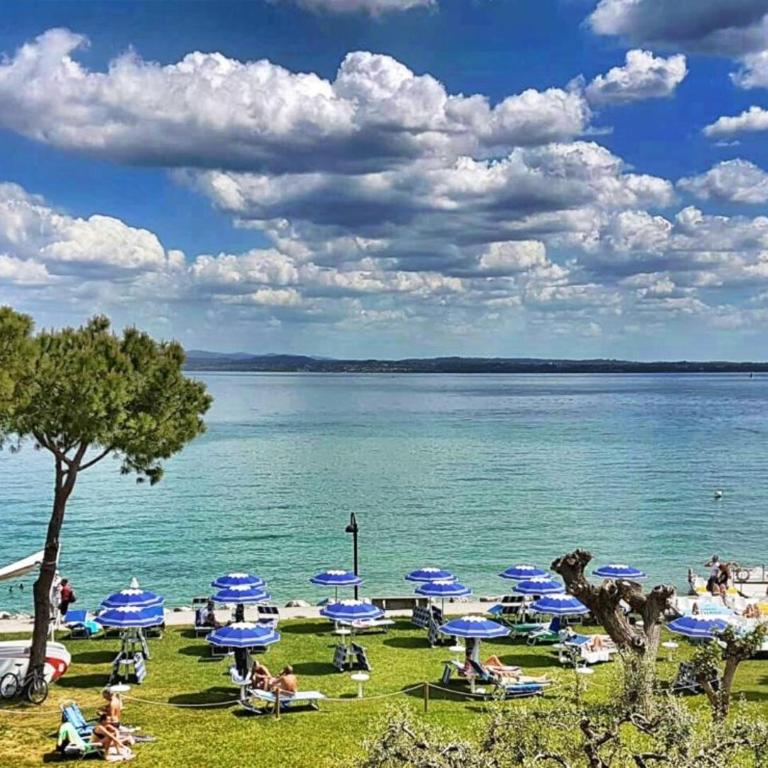 Apartment Sirmione Lugana - Box Auto, AC, WiFi, 600m from Lake - Appartamento Standard - 10