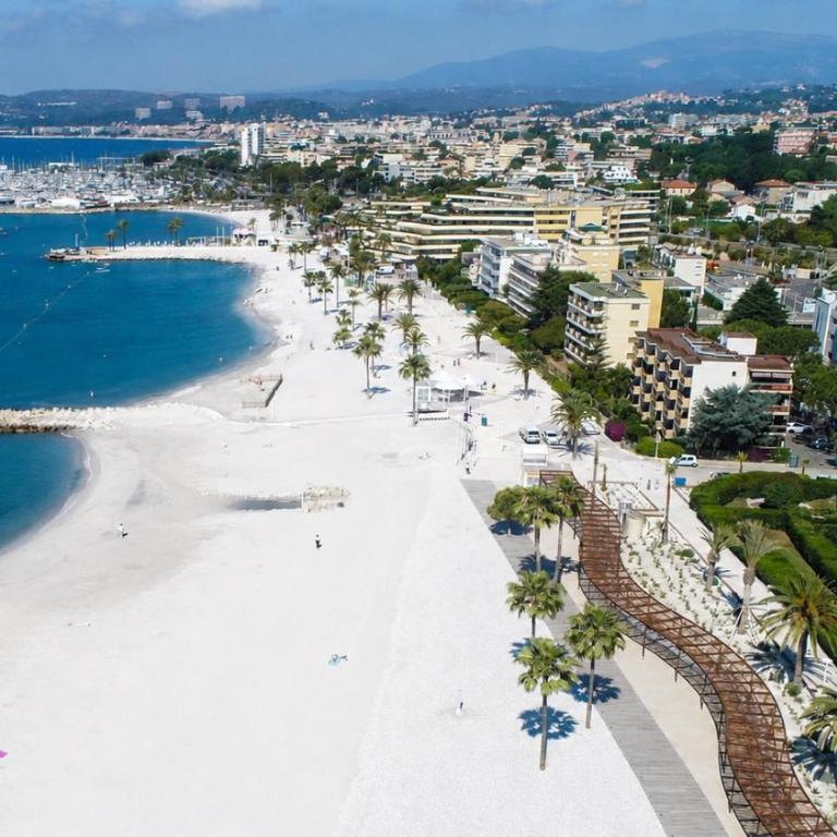 Magnifique appartement les pieds dans l’eau à Nice - Appartement 2 Chambres - 2