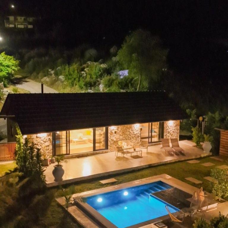 The Stonehouse - One-Bedroom Villa - 42