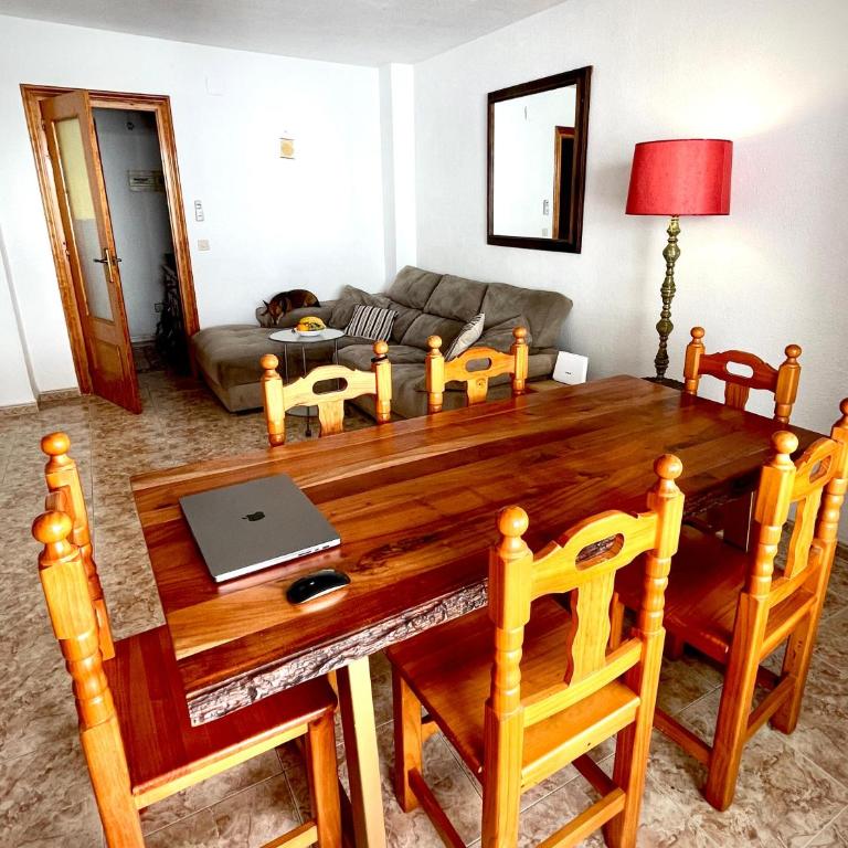 Between Beach & Center - Four-Bedroom Apartment - 8
