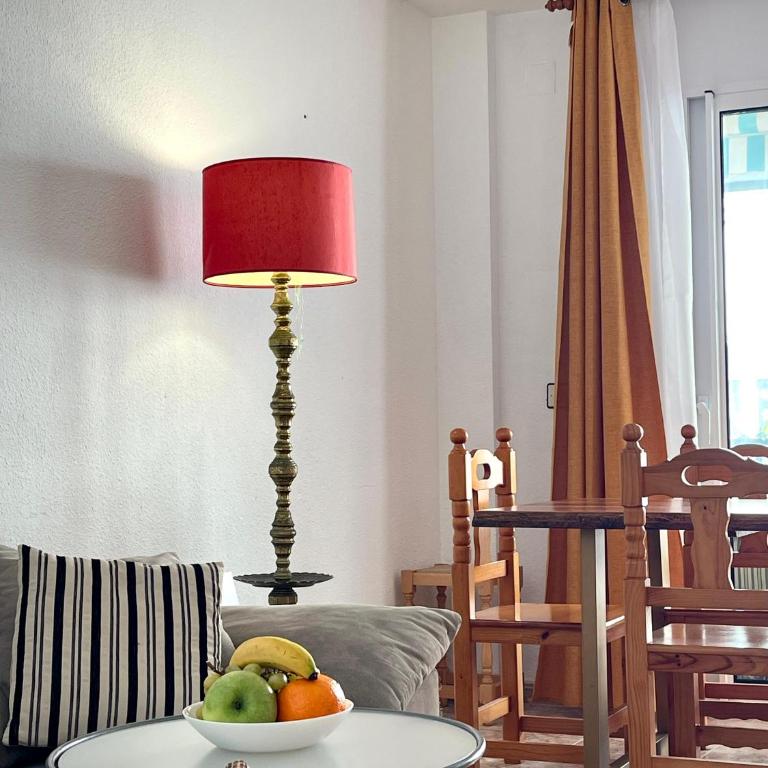 Between Beach & Center - Four-Bedroom Apartment - 10