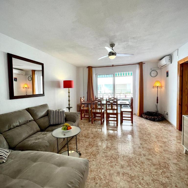 Between Beach & Center - Four-Bedroom Apartment - 6