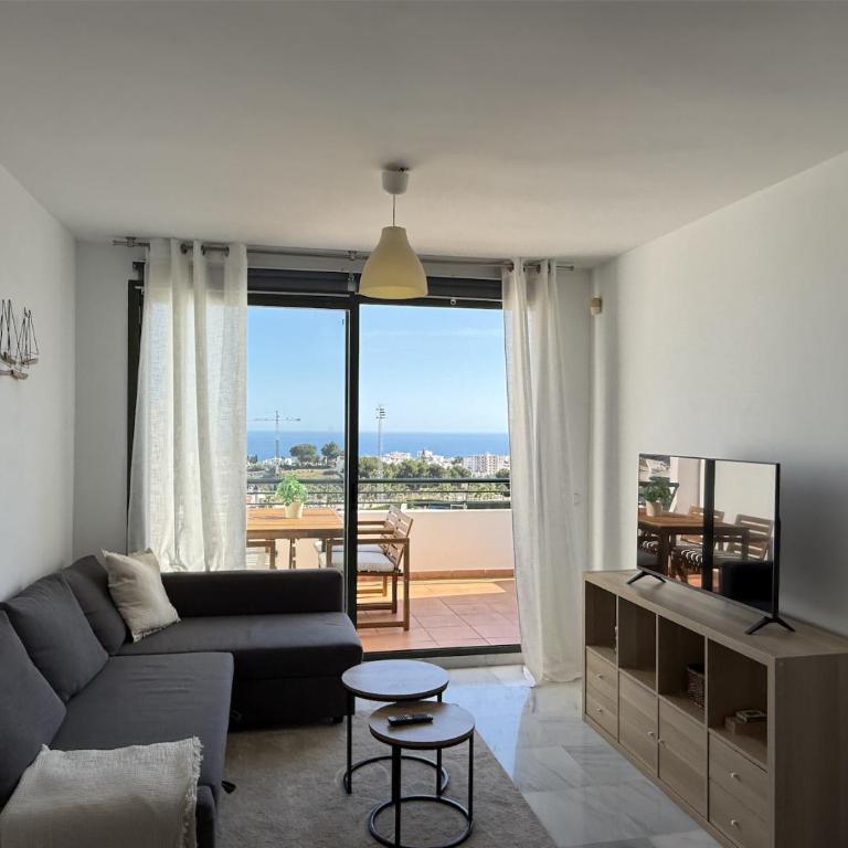 Apartamento con terraza, vistas al mar y piscina - Apartamento de 2 dormitorios - 2