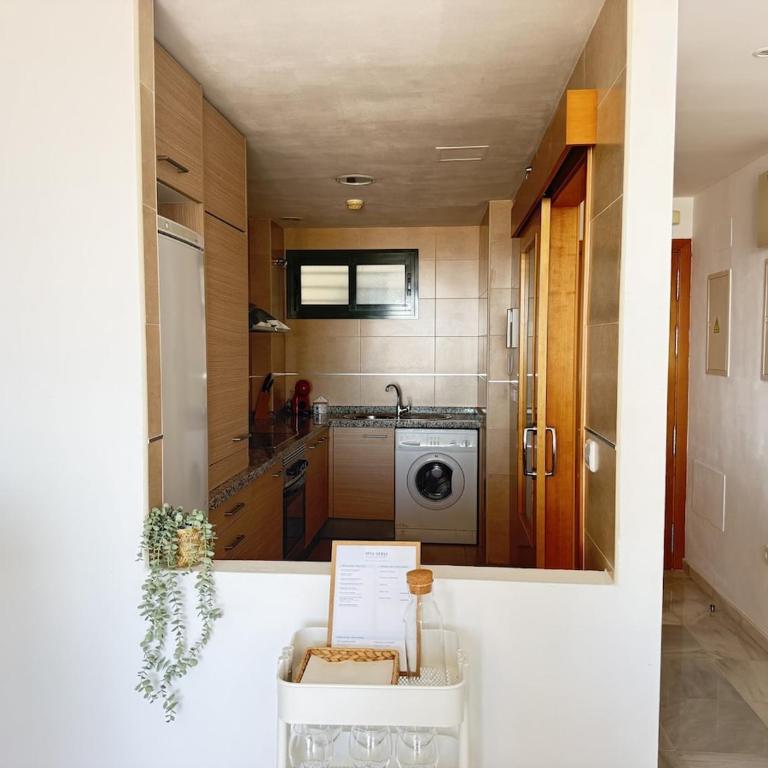 Apartamento con terraza, vistas al mar y piscina - Apartamento de 2 dormitorios - 10