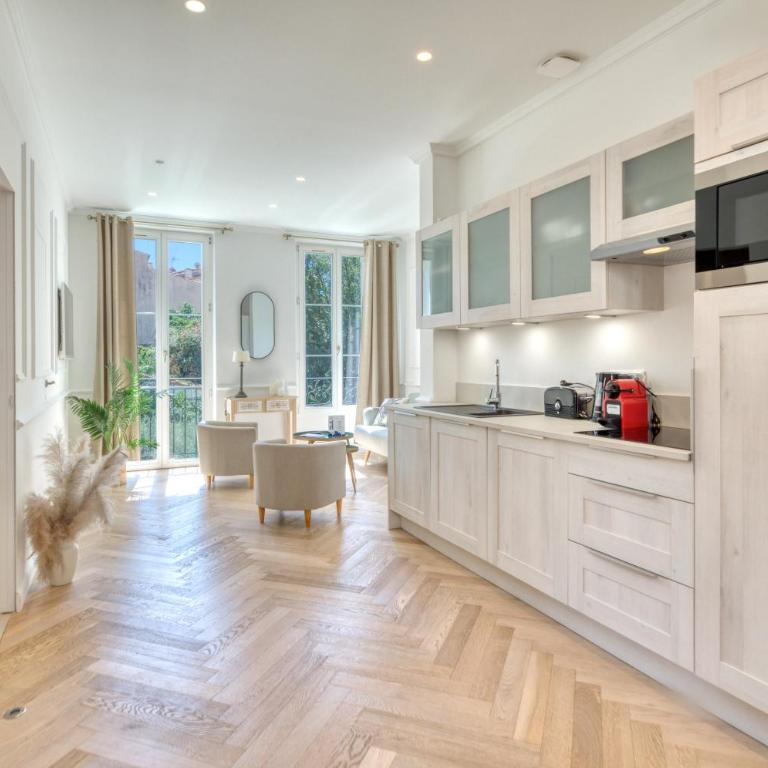 L'Orangerie Secret Garden Apartment in Old Antibes Beach 4min - Two-Bedroom Apartment - 33