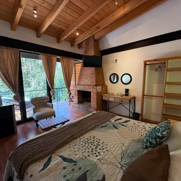 Encino House Hotel & Glamping Valle de Bravo - Habitación Superior con cama extragrande - 2