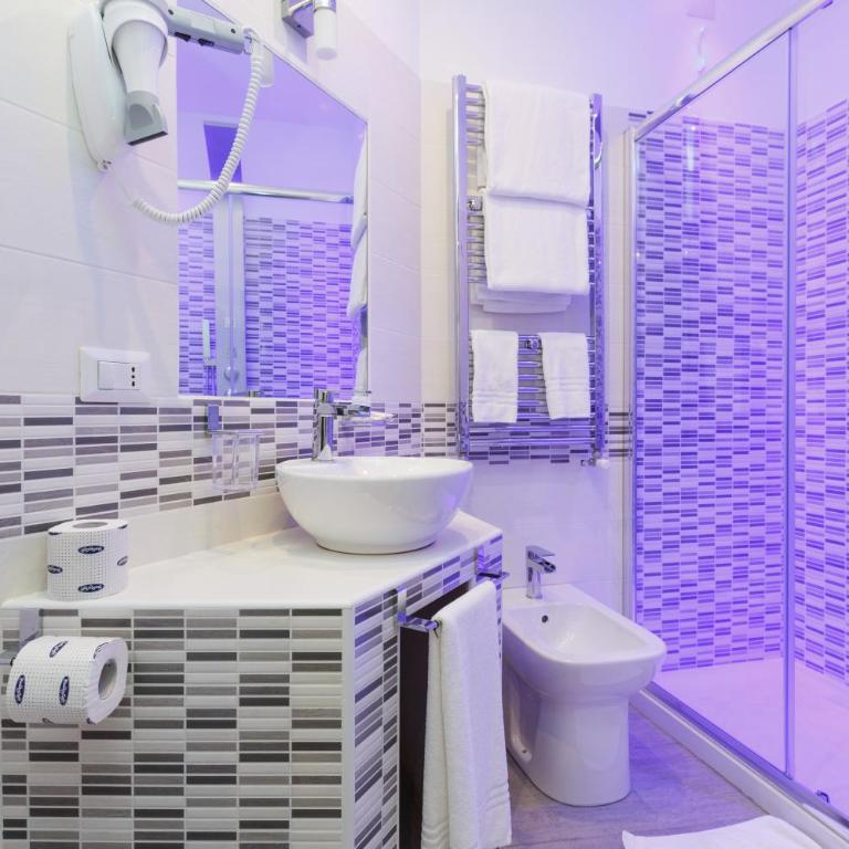 Domus Arena - Double Room with Private Bathroom - 1