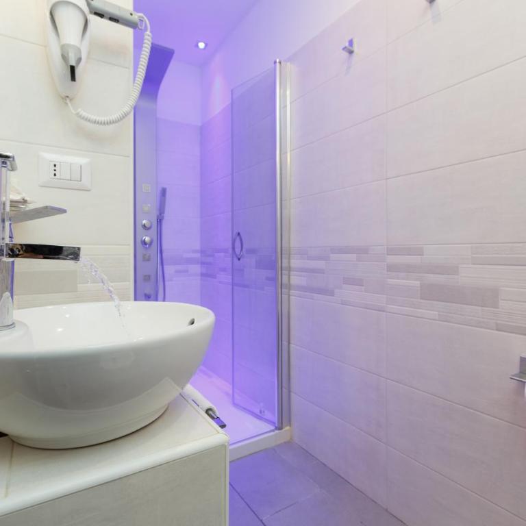 Domus Arena - Double Room with Private Bathroom - 6