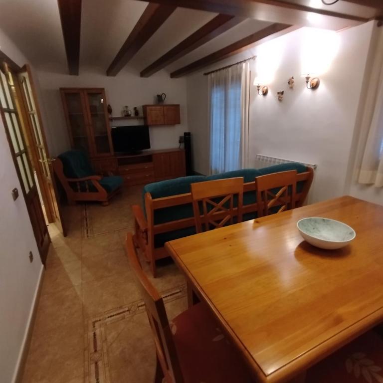 Casa Cosculluela - Three-Bedroom Apartment - 9