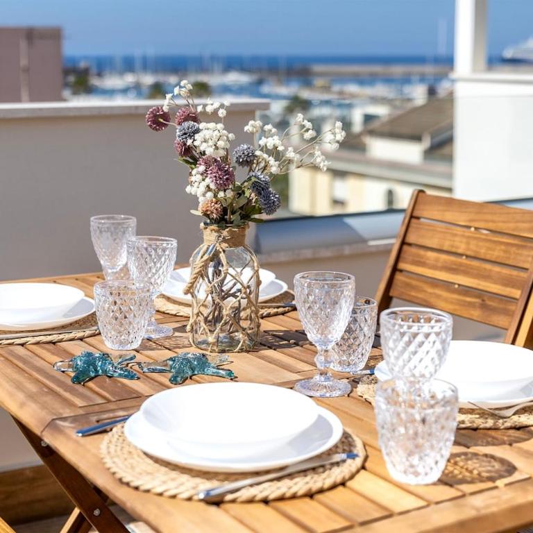 Blue Harbor Terrace view unit with terrace overlooking the sea - Two-Bedroom Apartment with Terrace - 9