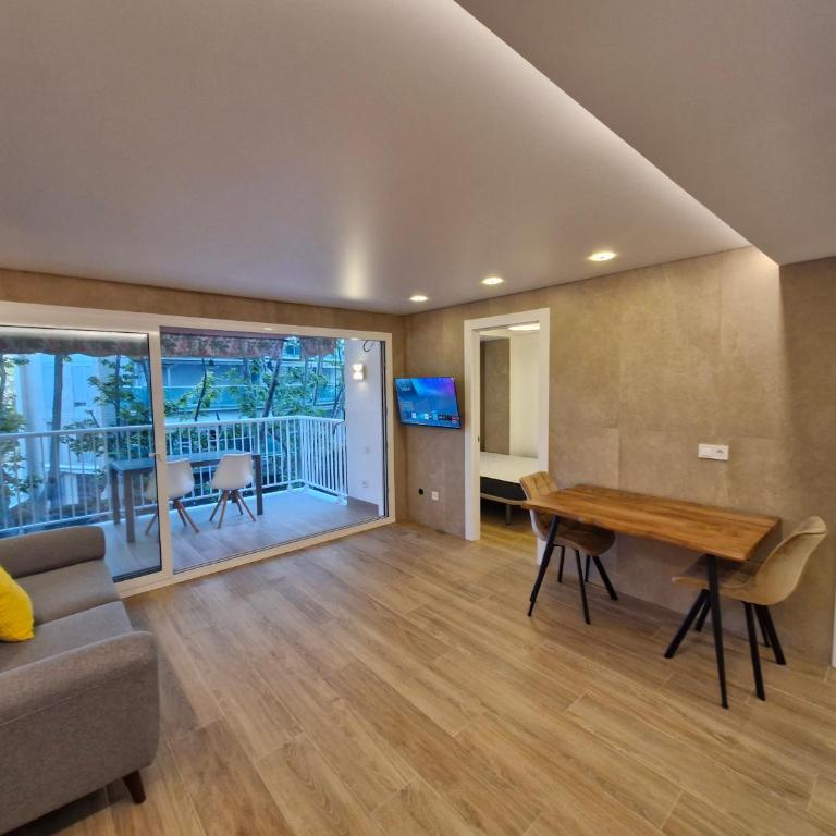 Salou centro piscina Gisamar reformado año 26 - Three-Bedroom Apartment - 12