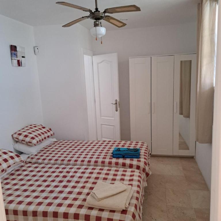 B10 Las Arenas - Two-Bedroom Apartment - 12