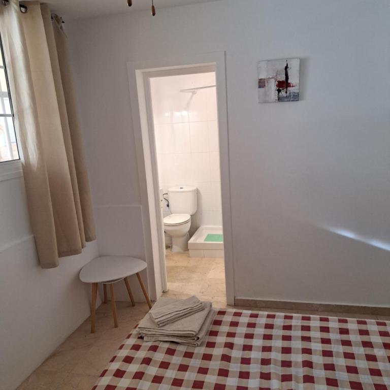 B10 Las Arenas - Two-Bedroom Apartment - 13