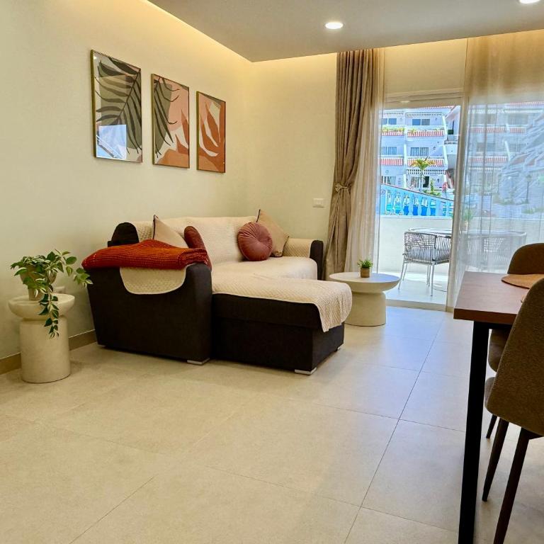 Sunny Escapes, Newly Renovated - Playa de las Americas - Apartamento de 1 dormitorio - 1