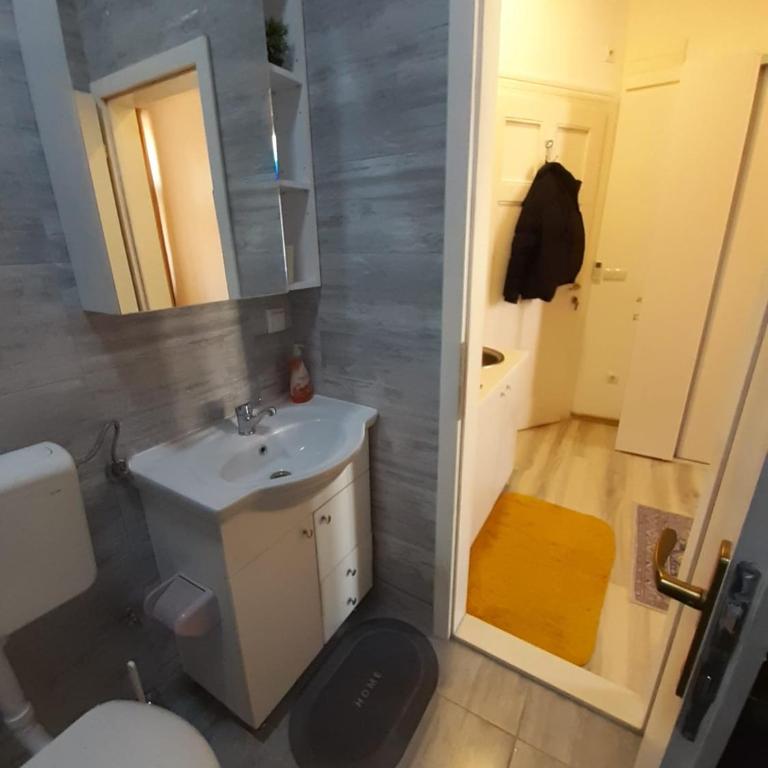 FG Apartment - Standardna Trokrevetna Soba - 4