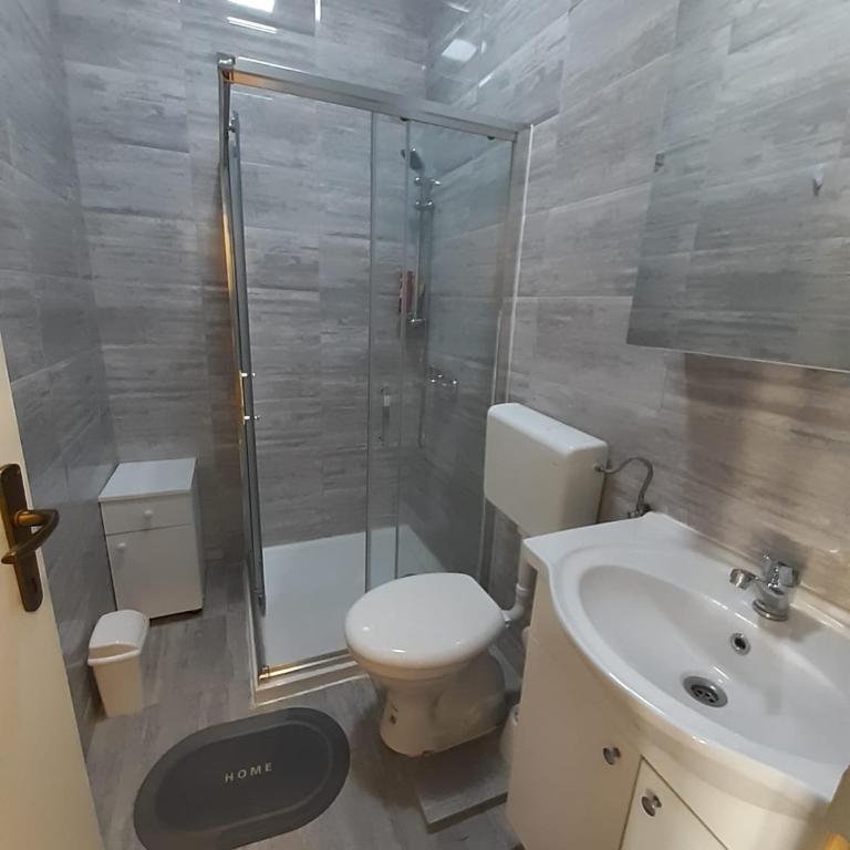 FG Apartment - Standardna Trokrevetna Soba - 6