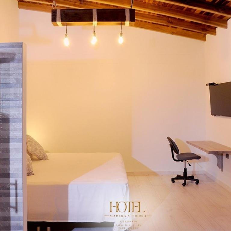 Hotel Madera y Tierra - Suite with Balcony - 3
