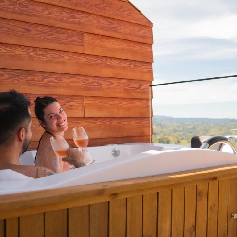 Montecielo Hosting - Deluxe Double Room (1 adult + 1 child) - 1