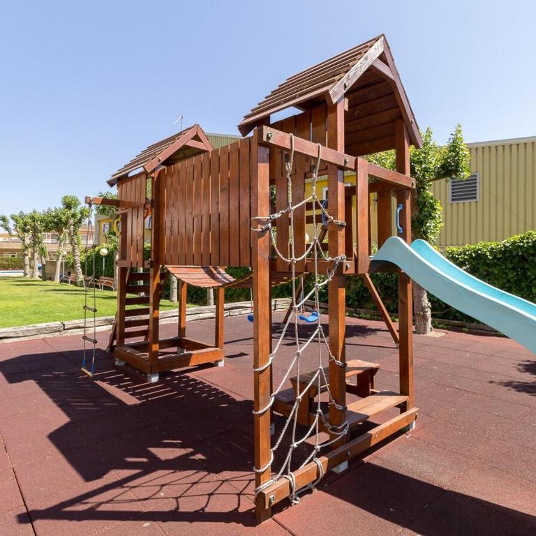 Sol 304 - Three-Bedroom Apartment - 5