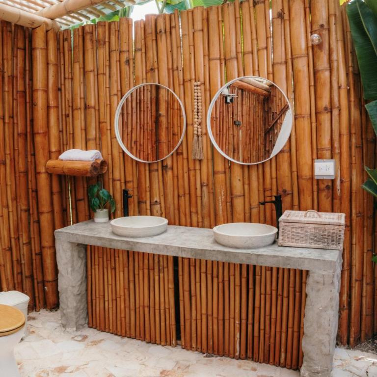 Bliss Sanctuary Vista - Glamping and Club - Deluxe Double Room with Balcony - 15