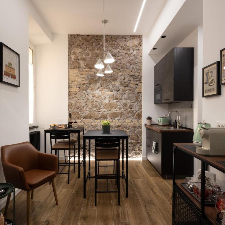 Style & Stone Guest House - Camera King - 3