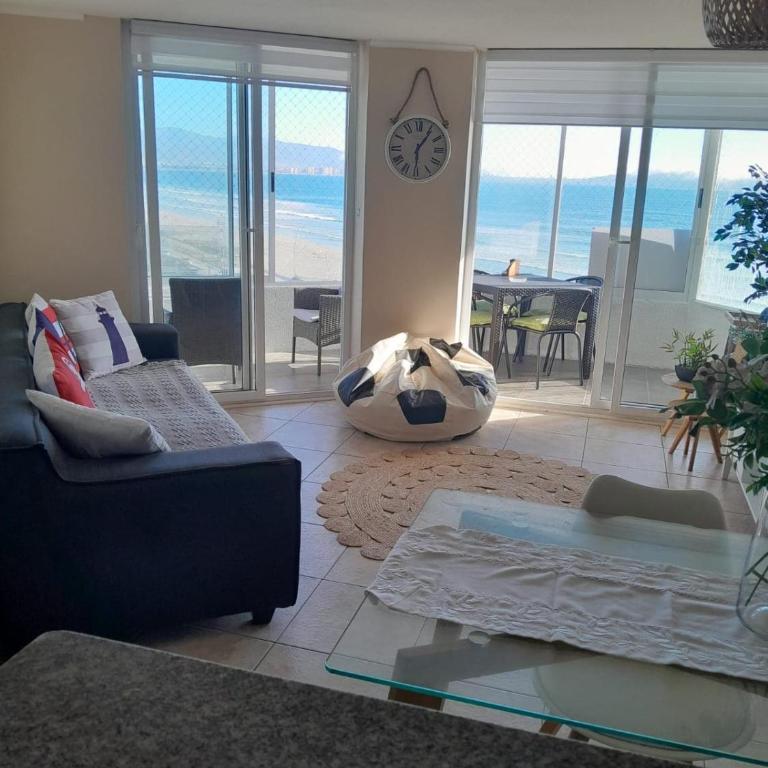 Departamento Frente al Mar La Serena - Three-Bedroom Apartment - 2