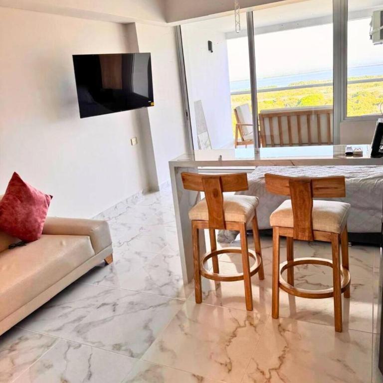 Apartamentos de Lujo - One-Bedroom Apartment with Pool View - 3
