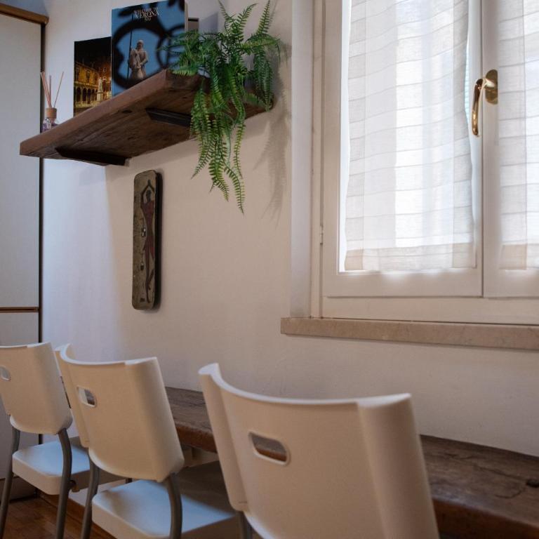 Attico Esclusivo Piazza delle Erbe - Santa Anastasia - Appartamento Loft con 1 Camera da Letto - 13