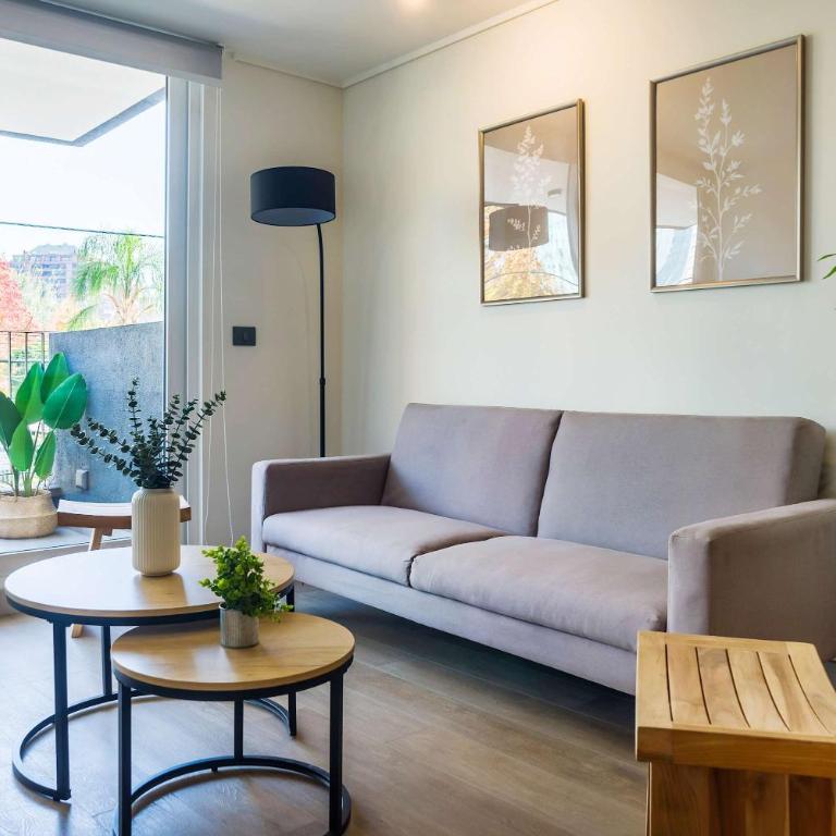 Chic Las Condes Apt Balcony & Pool Access - Apartment - 1