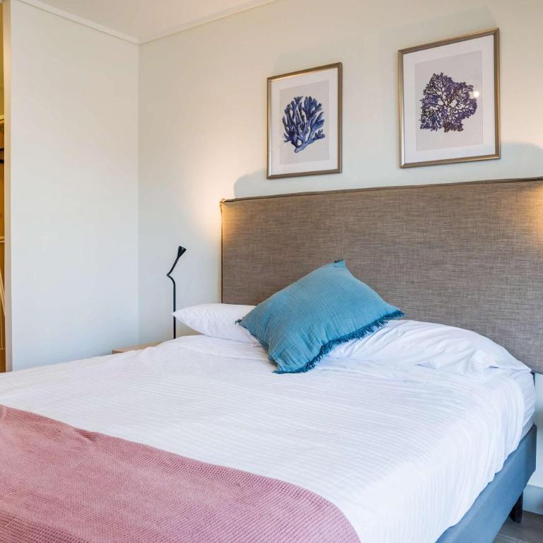Chic Las Condes Apt Balcony & Pool Access - Apartment - 5