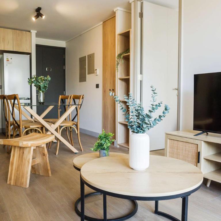 Chic Las Condes Apt Balcony & Pool Access - Apartment - 13