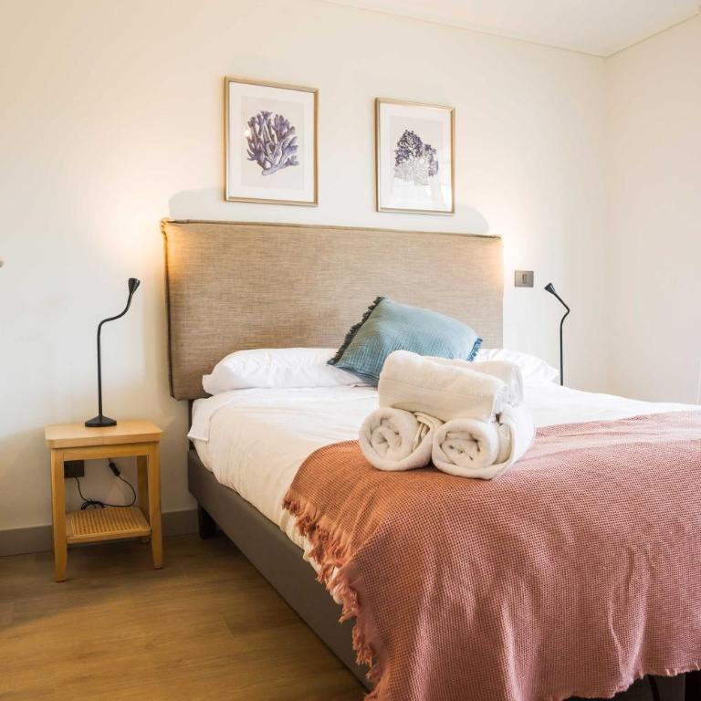 Chic Las Condes Apt Balcony & Pool Access - Apartment - 19