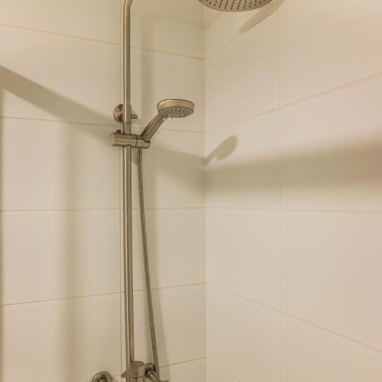 Chic Las Condes Apt Balcony & Pool Access - Apartment - 29