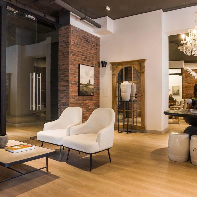 Chic Las Condes Apt Balcony & Pool Access - Apartment - 31