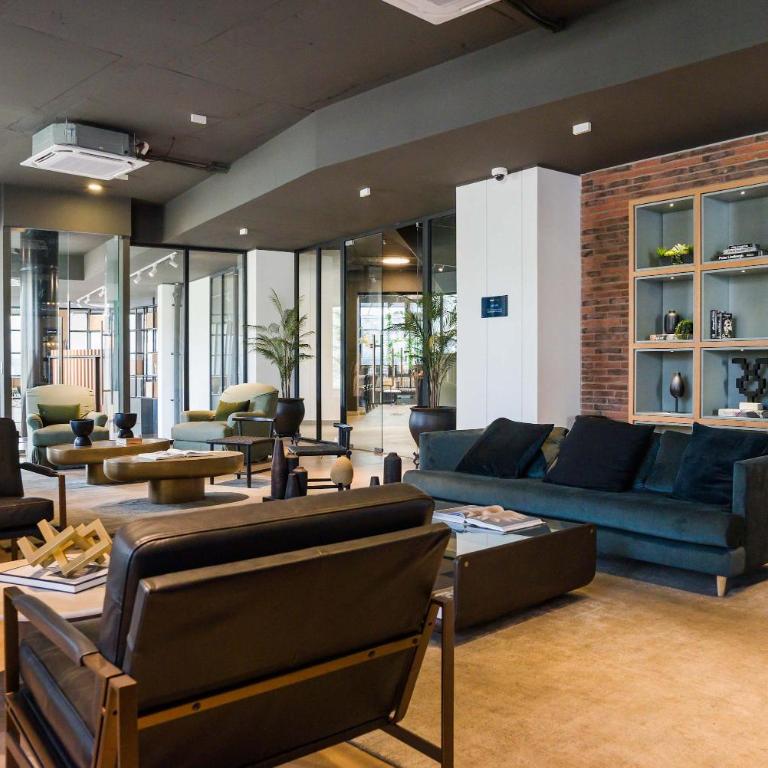 Chic Las Condes Apt Balcony & Pool Access - Apartment - 34