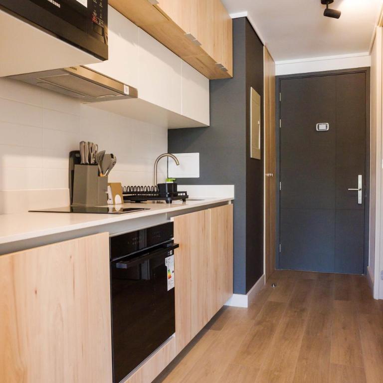 Chic Studio in Las Condes with City Views - Apartment - 13