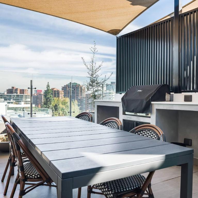 Chic Studio in Las Condes with City Views - Apartment - 32