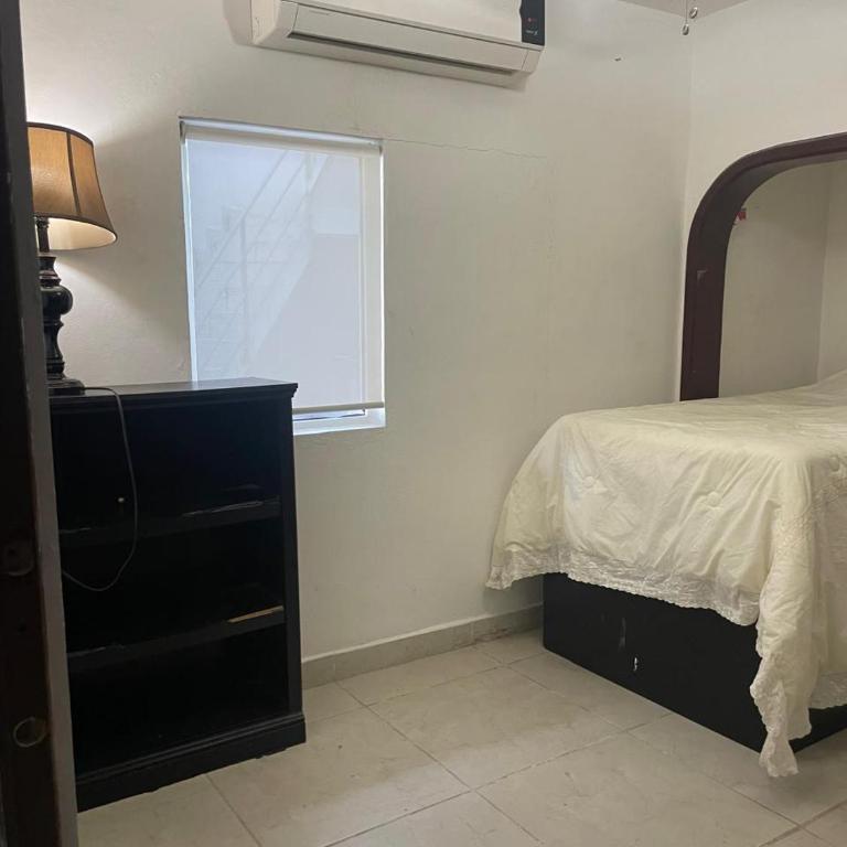 depa a 15 min del aeropuerto y a 10 del estadio uanl a 10 min de estadio rayados - One-Bedroom Apartment - 2