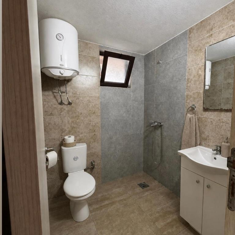 Sara Riverside Cottage - Two-Bedroom House - 6
