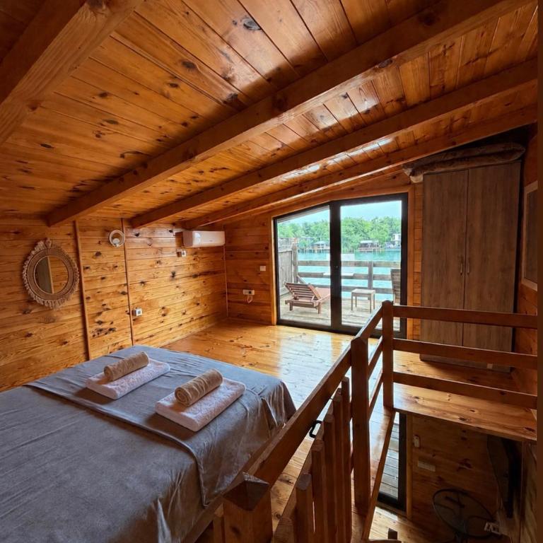 Sara Riverside Cottage - Two-Bedroom House - 4
